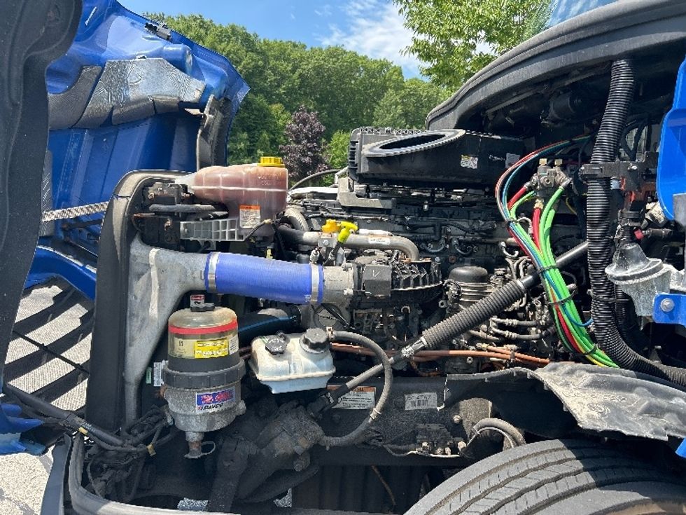 Day Cab Tractor-Heavy Duty Tractors-Freightliner-2021-T12664ST-Fitchburg-MA-261,154\n\t\tmiles-$ 58,750 - Image 15