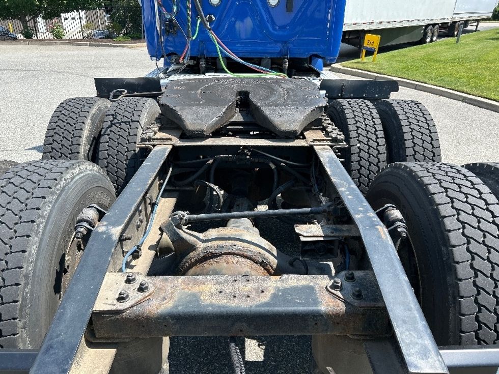 Day Cab Tractor-Heavy Duty Tractors-Freightliner-2021-T12664ST-Fitchburg-MA-261,154\n\t\tmiles-$ 58,750 - Image 6