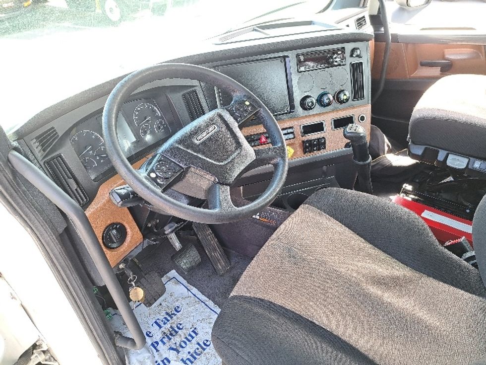 Day Cab Tractor-Heavy Duty Tractors-Freightliner-2021-T12664ST-Fitchburg-MA-306,796\n\t\tmiles-$ 56,750 - Image 10