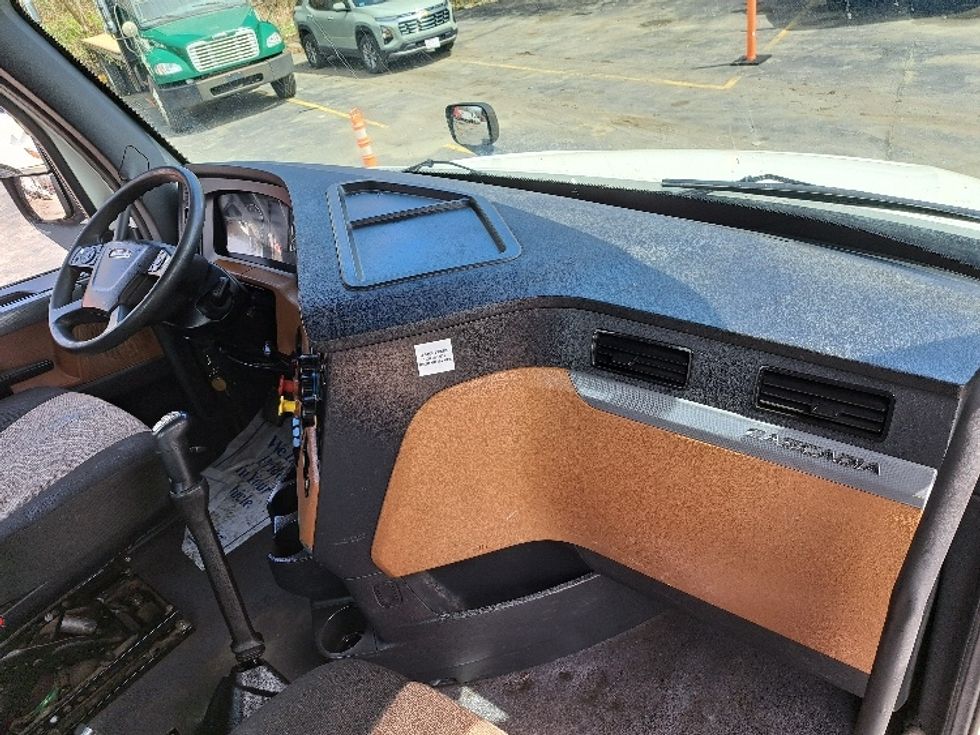 Day Cab Tractor-Heavy Duty Tractors-Freightliner-2021-T12664ST-Fitchburg-MA-306,796\n\t\tmiles-$ 56,750 - Image 13