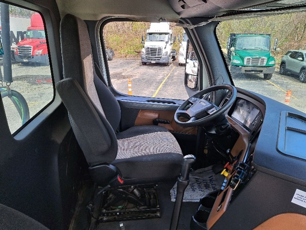 Day Cab Tractor-Heavy Duty Tractors-Freightliner-2021-T12664ST-Fitchburg-MA-306,796\n\t\tmiles-$ 56,750 - Image 14