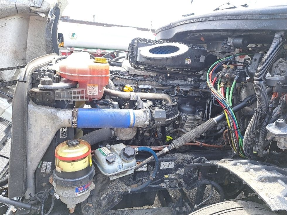 Day Cab Tractor-Heavy Duty Tractors-Freightliner-2021-T12664ST-Fitchburg-MA-306,796\n\t\tmiles-$ 56,750 - Image 16