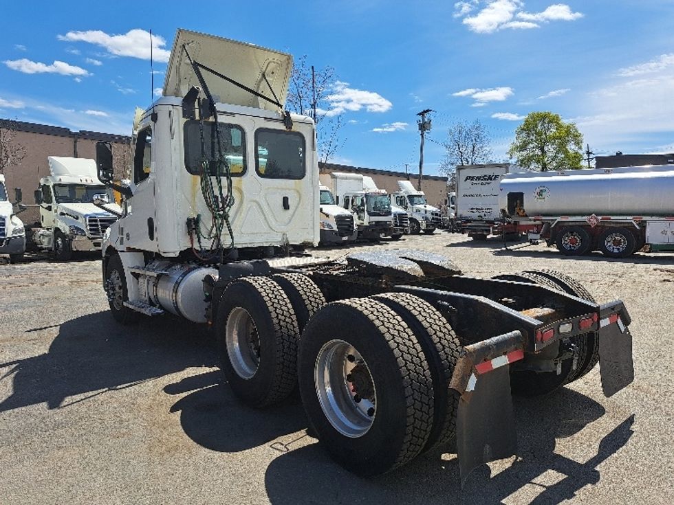 Day Cab Tractor-Heavy Duty Tractors-Freightliner-2021-T12664ST-Fitchburg-MA-306,796\n\t\tmiles-$ 56,750 - Image 5