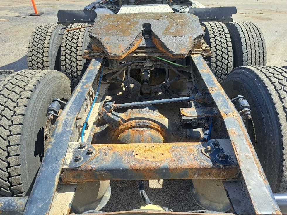 Day Cab Tractor-Heavy Duty Tractors-Freightliner-2021-T12664ST-Fitchburg-MA-306,796\n\t\tmiles-$ 56,750 - Image 6