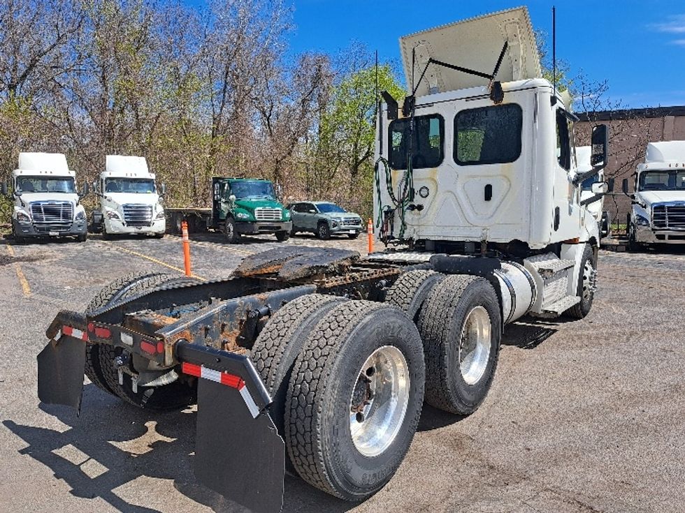 Day Cab Tractor-Heavy Duty Tractors-Freightliner-2021-T12664ST-Fitchburg-MA-306,796\n\t\tmiles-$ 56,750 - Image 7