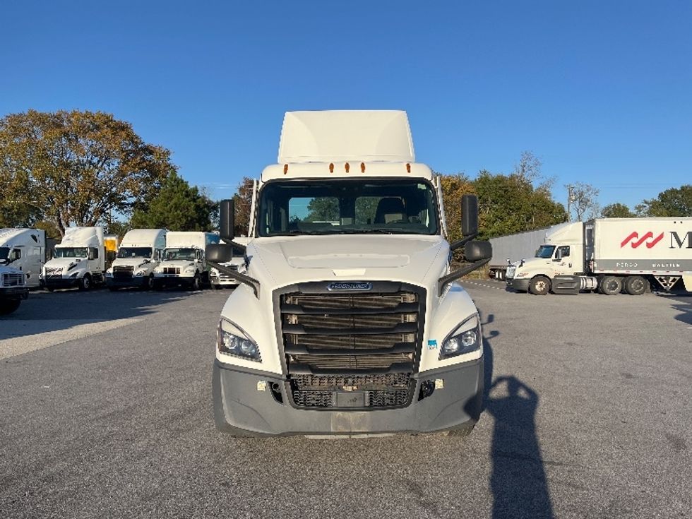 Day Cab Tractor-Heavy Duty Tractors-Freightliner-2021-T12664ST-Florence-SC-360,624\n\t\tmiles-$ 59,500 - Image 2