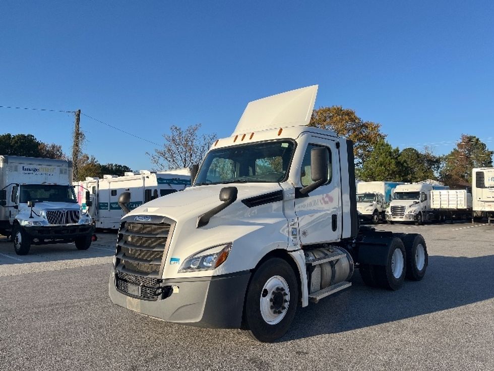 Day Cab Tractor-Heavy Duty Tractors-Freightliner-2021-T12664ST-Florence-SC-360,624\n\t\tmiles-$ 59,500 - Image 3