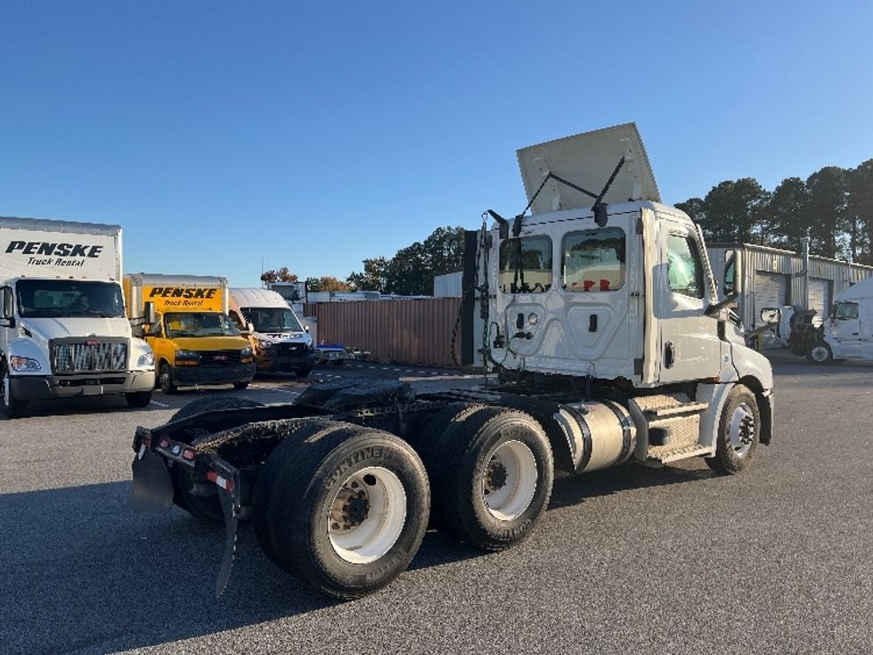 Day Cab Tractor-Heavy Duty Tractors-Freightliner-2021-T12664ST-Florence-SC-360,624\n\t\tmiles-$ 59,500 - Image 7