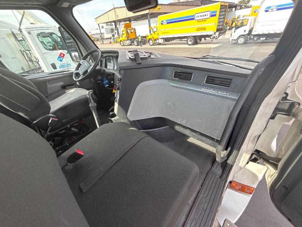 Day Cab Tractor-Heavy Duty Tractors-Freightliner-2021-T12664ST-Fontana-CA-165,836\n\t\tmiles-$ 68,000 - Image 13