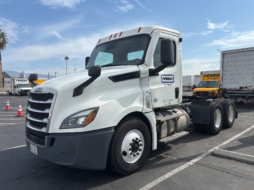 Day Cab Tractor-Heavy Duty Tractors-Freightliner-2021-T12664ST-Fontana-CA-165,836\n\t\tmiles-$ 68,000 - Image 3