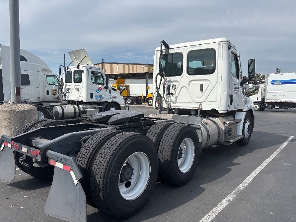 Day Cab Tractor-Heavy Duty Tractors-Freightliner-2021-T12664ST-Fontana-CA-165,836\n\t\tmiles-$ 68,000 - Image 7