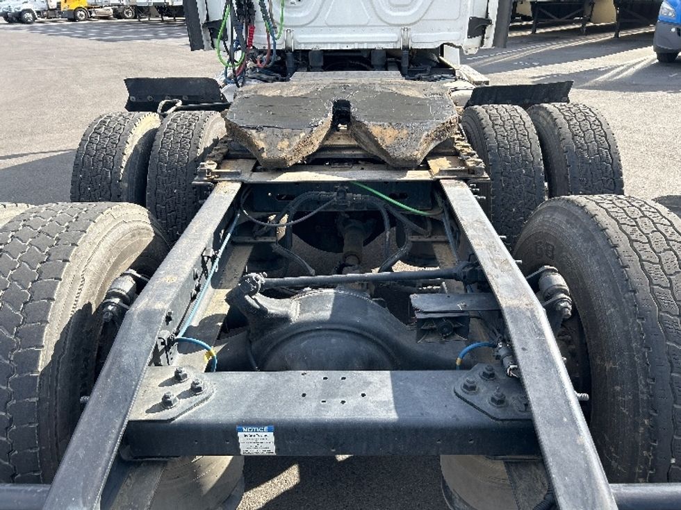 Day Cab Tractor-Heavy Duty Tractors-Freightliner-2021-T12664ST-Fontana-CA-218,772\n\t\tmiles-$ 90,500 - Image 6