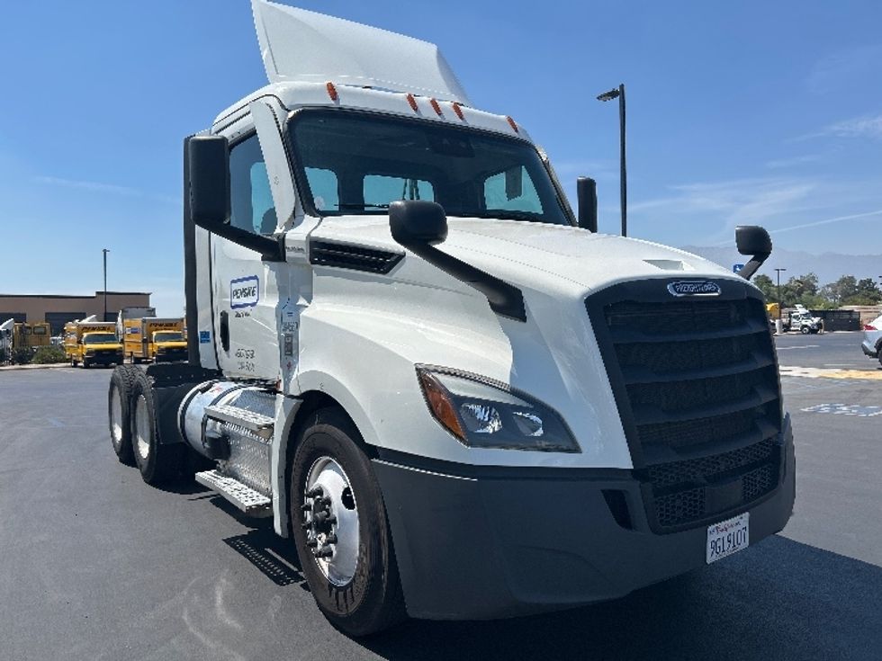 2020 Freightliner Cascadia 125" Sleeper Cab photo 20