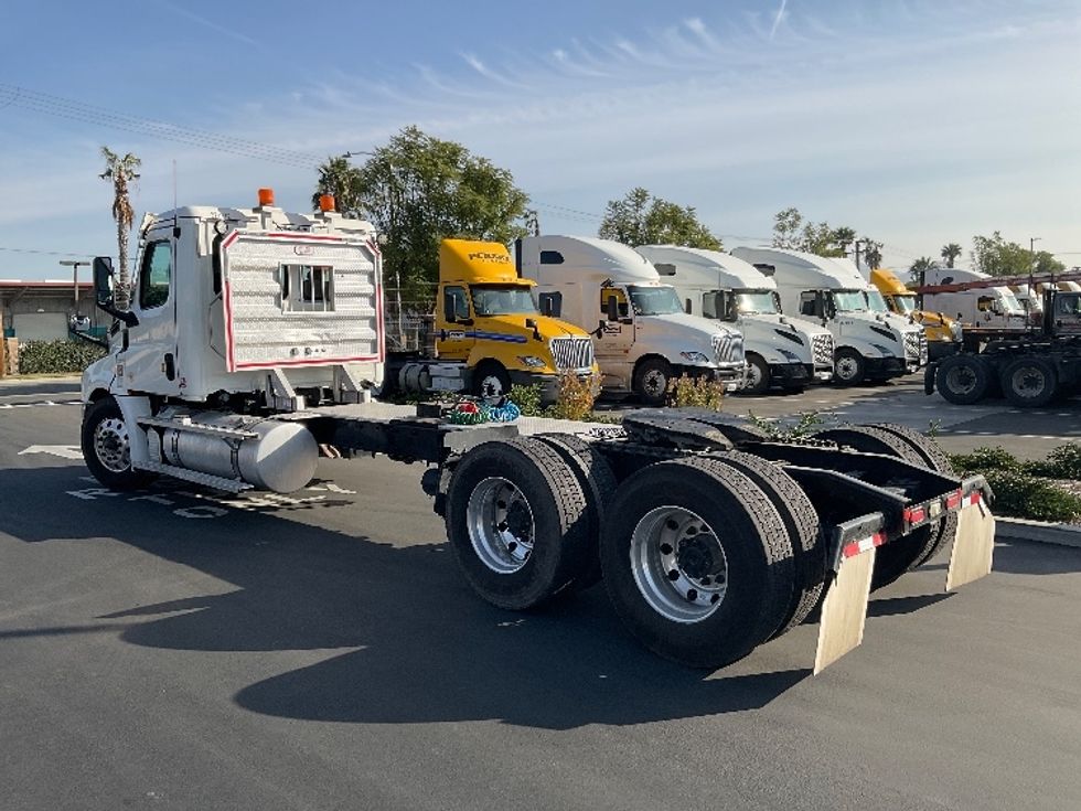 Day Cab Tractor-Heavy Duty Tractors-Freightliner-2021-T12664ST-Fontana-CA-310,349\n\t\tmiles-$ 84,750 - Image 5