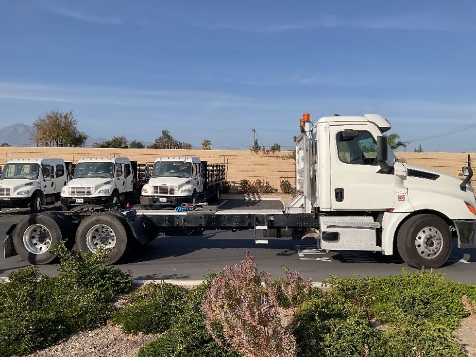 Day Cab Tractor-Heavy Duty Tractors-Freightliner-2021-T12664ST-Fontana-CA-310,349\n\t\tmiles-$ 84,750 - Image 8