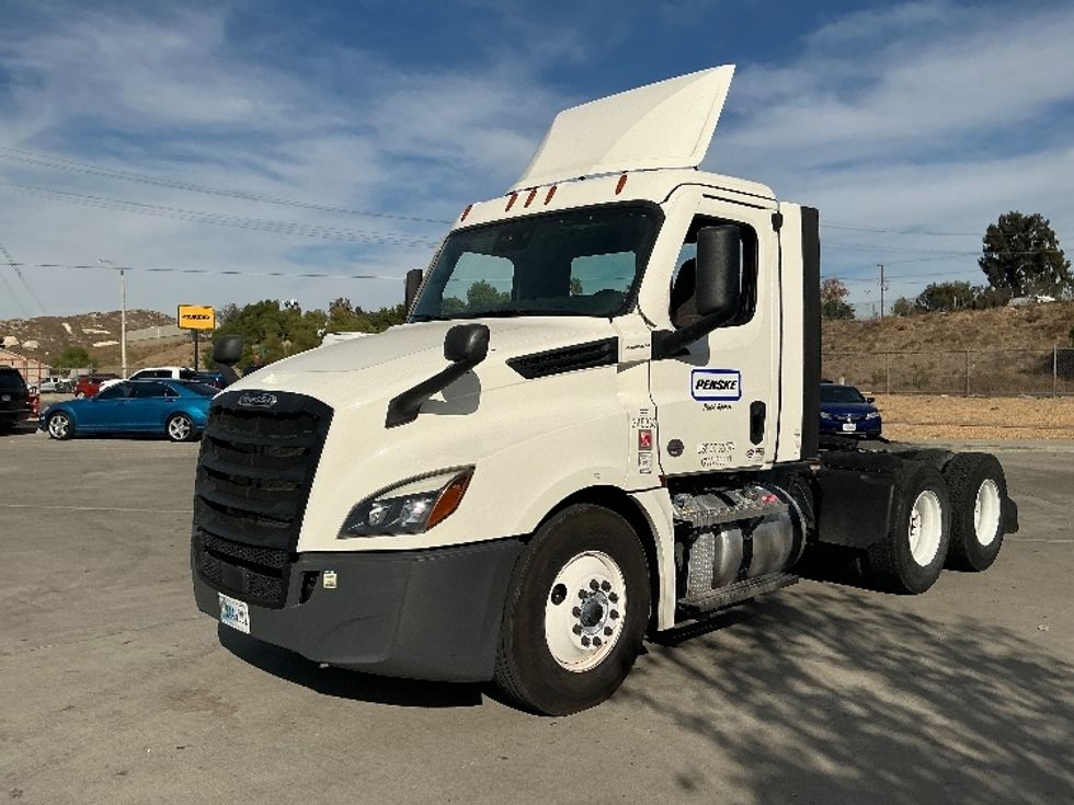 Day Cab Tractor-Heavy Duty Tractors-Freightliner-2021-T12664ST-Fontana-CA-369,646\n\t\tmiles-$ 61,000 - Image 3