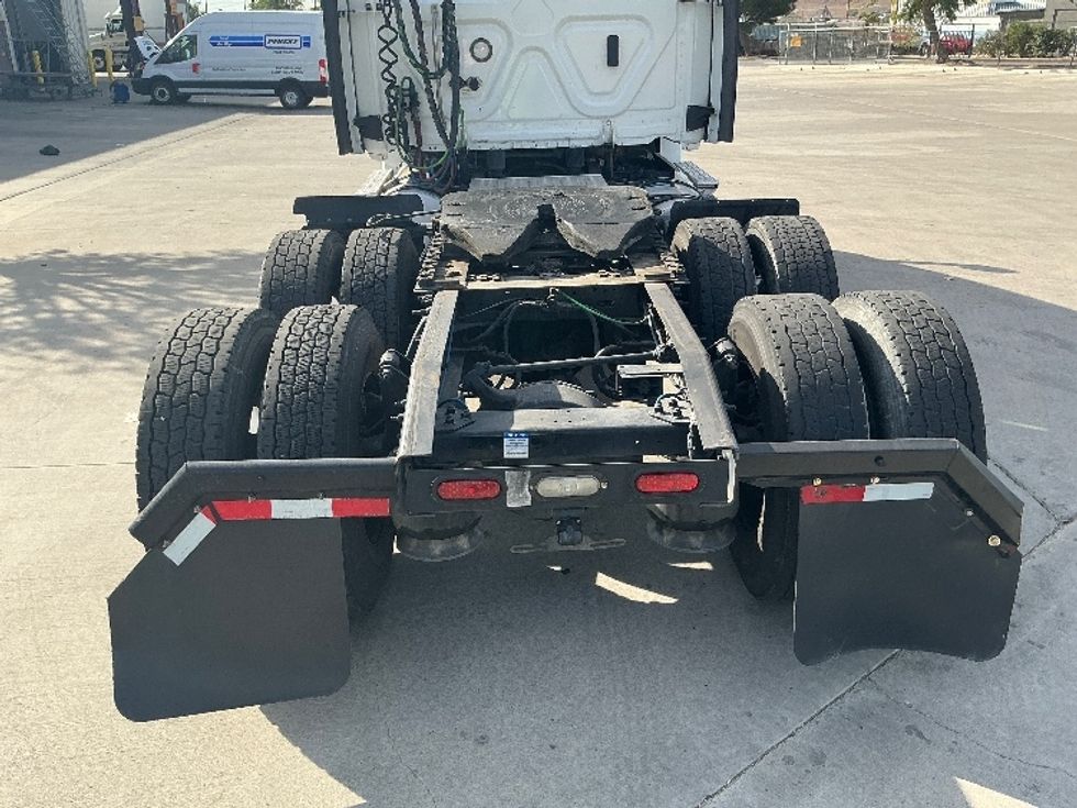 Day Cab Tractor-Heavy Duty Tractors-Freightliner-2021-T12664ST-Fontana-CA-369,646\n\t\tmiles-$ 61,000 - Image 6