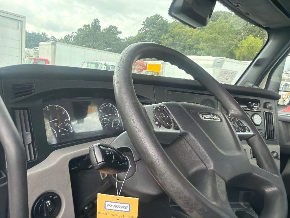Day Cab Tractor-Heavy Duty Tractors-Freightliner-2021-T12664ST-Forest Park-GA-644,348\n\t\tmiles-$ 34,250 - Image 10