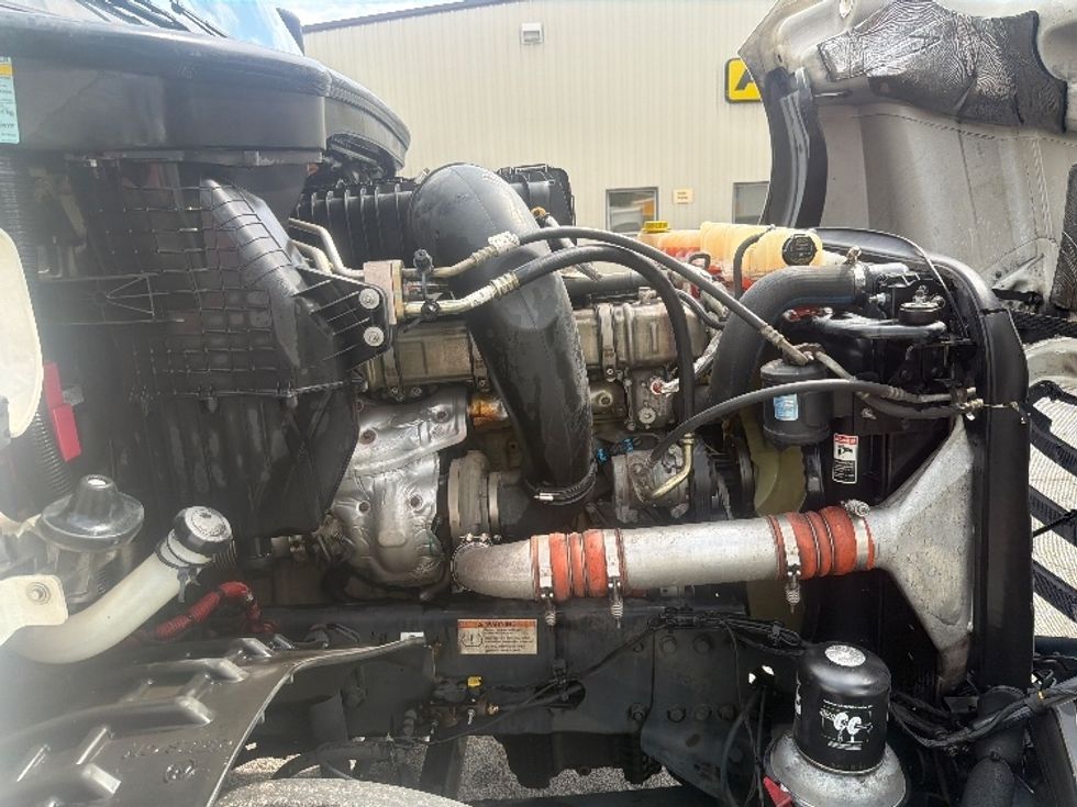 Day Cab Tractor-Heavy Duty Tractors-Freightliner-2021-T12664ST-Forest Park-GA-644,348\n\t\tmiles-$ 34,250 - Image 15
