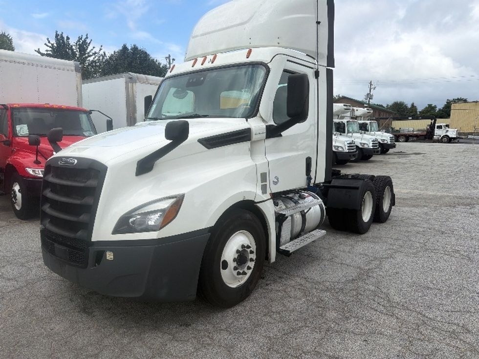 Day Cab Tractor-Heavy Duty Tractors-Freightliner-2021-T12664ST-Forest Park-GA-644,348\n\t\tmiles-$ 34,250 - Image 3