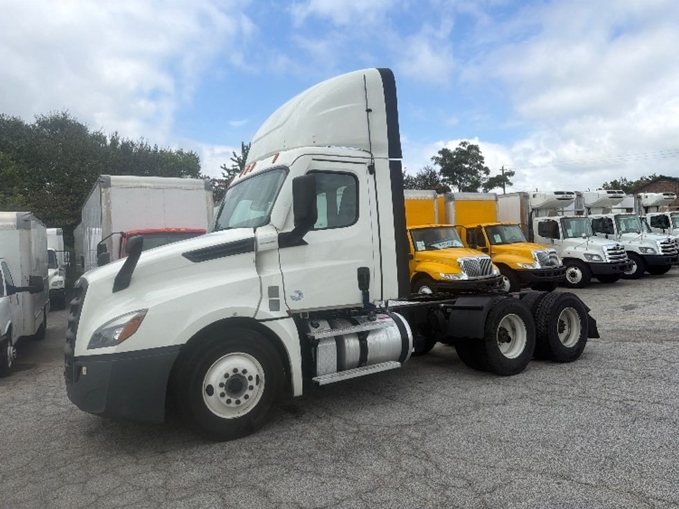Day Cab Tractor-Heavy Duty Tractors-Freightliner-2021-T12664ST-Forest Park-GA-644,348\n\t\tmiles-$ 34,250 - Image 4