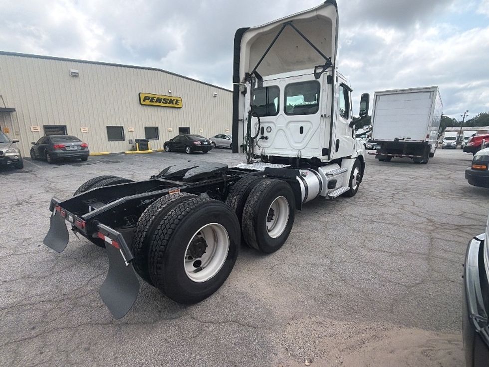 Day Cab Tractor-Heavy Duty Tractors-Freightliner-2021-T12664ST-Forest Park-GA-644,348\n\t\tmiles-$ 34,250 - Image 7