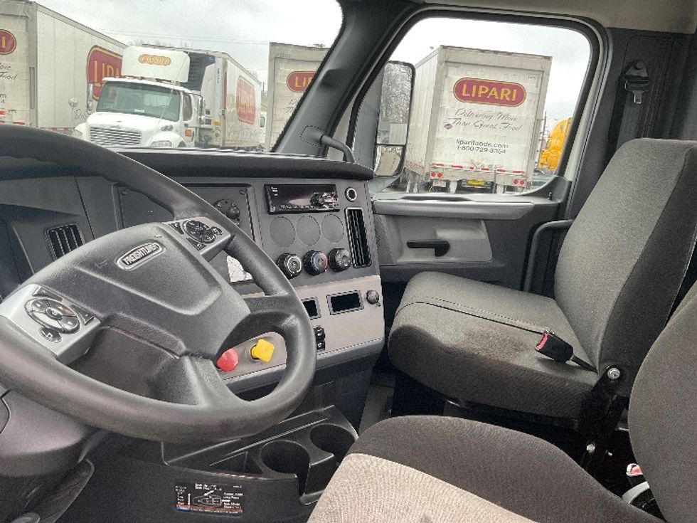 Day Cab Tractor-Heavy Duty Tractors-Freightliner-2021-T12664ST-Fort Wayne-IN-145,010\n\t\tmiles-$ 71,250 - Image 10