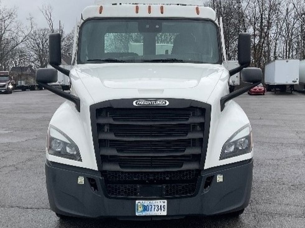 Day Cab Tractor-Heavy Duty Tractors-Freightliner-2021-T12664ST-Fort Wayne-IN-145,010\n\t\tmiles-$ 71,250 - Image 2