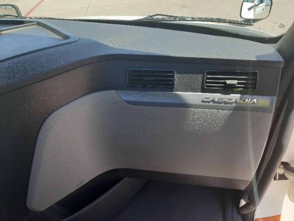 Day Cab Tractor-Heavy Duty Tractors-Freightliner-2021-T12664ST-Fort Worth-TX-560,012\n\t\tmiles-$ 47,250 - Image 13