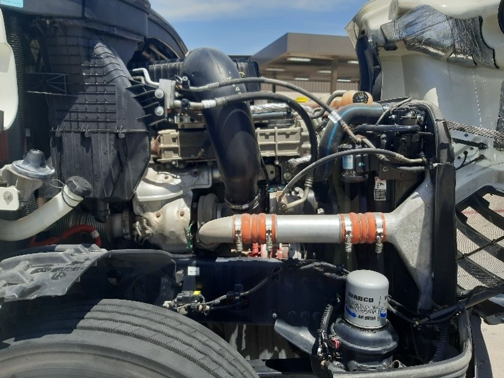 Day Cab Tractor-Heavy Duty Tractors-Freightliner-2021-T12664ST-Fort Worth-TX-560,012\n\t\tmiles-$ 47,250 - Image 15