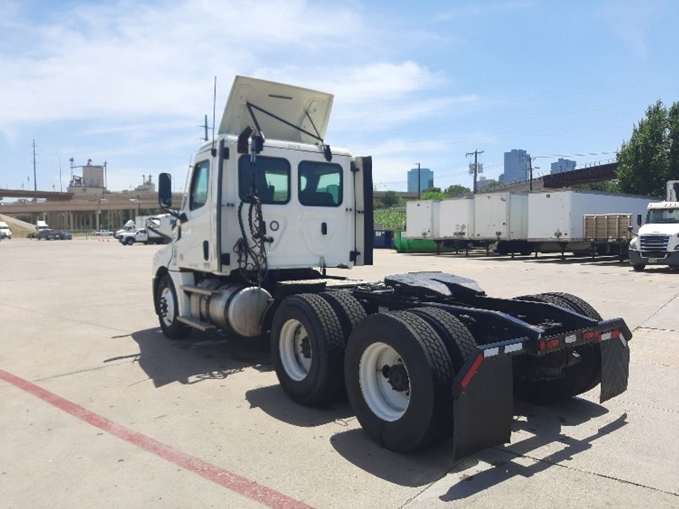 Day Cab Tractor-Heavy Duty Tractors-Freightliner-2021-T12664ST-Fort Worth-TX-560,012\n\t\tmiles-$ 47,250 - Image 5