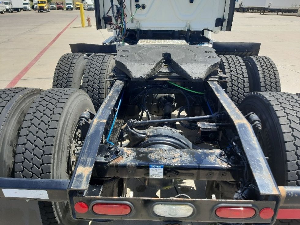 Day Cab Tractor-Heavy Duty Tractors-Freightliner-2021-T12664ST-Fort Worth-TX-560,012\n\t\tmiles-$ 47,250 - Image 6