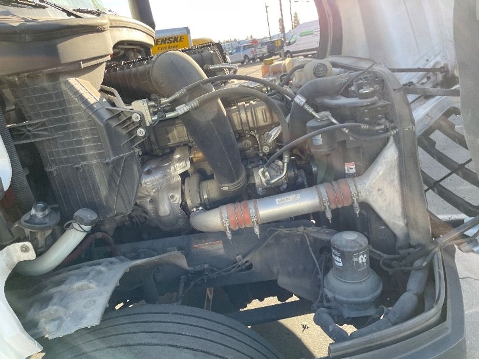Day Cab Tractor-Heavy Duty Tractors-Freightliner-2021-T12664ST-Fresno-CA-129,831\n\t\tmiles-$ 97,000 - Image 15