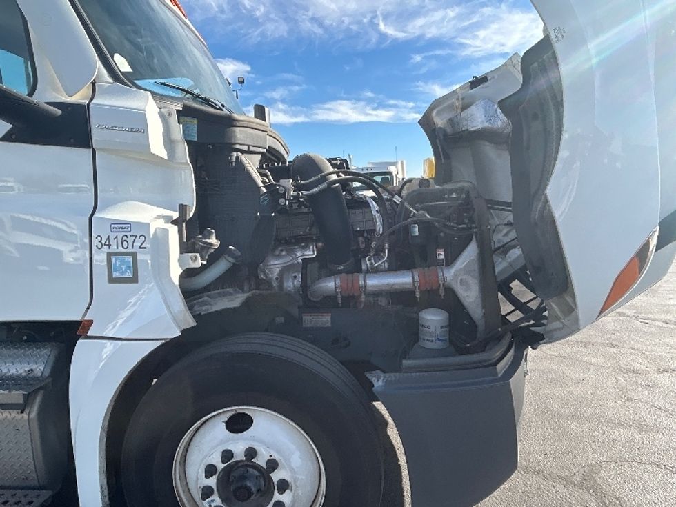 Day Cab Tractor-Heavy Duty Tractors-Freightliner-2021-T12664ST-Fresno-CA-224,734\n\t\tmiles-$ 90,250 - Image 15