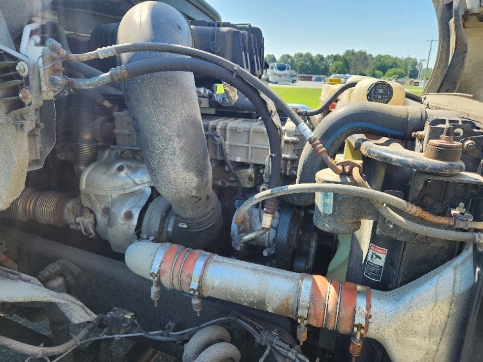 Day Cab Tractor-Heavy Duty Tractors-Freightliner-2021-T12664ST-Gansevoort-NY-434,627\n\t\tmiles-$ 55,000 - Image 15