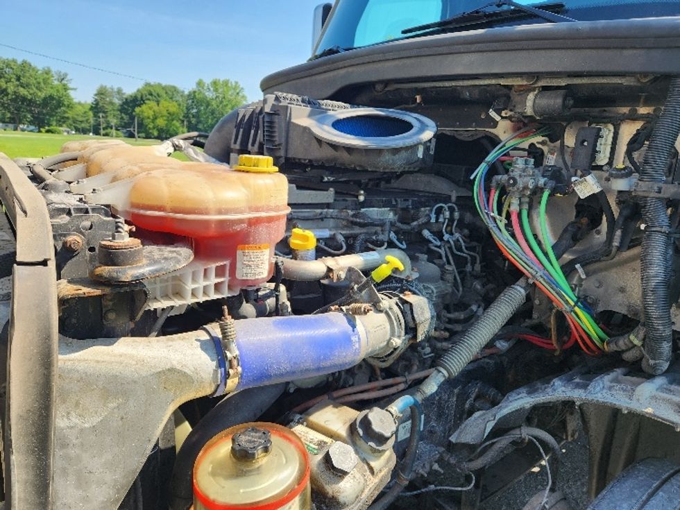 Day Cab Tractor-Heavy Duty Tractors-Freightliner-2021-T12664ST-Gansevoort-NY-434,627\n\t\tmiles-$ 55,000 - Image 16