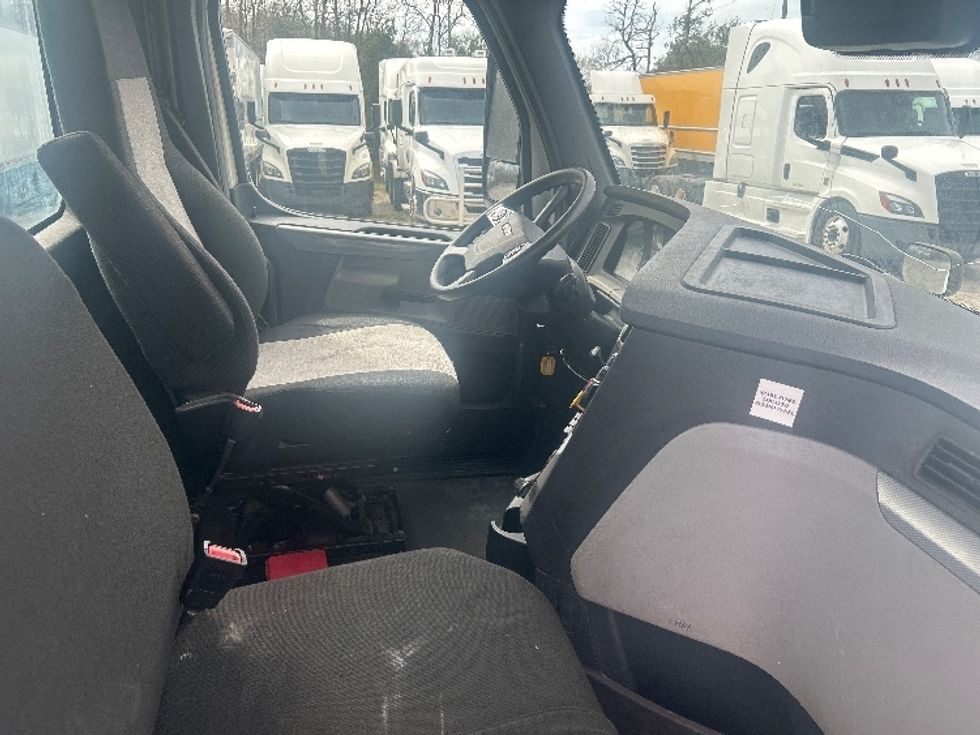 Day Cab Tractor-Heavy Duty Tractors-Freightliner-2021-T12664ST-Garden City-GA-168,956\n\t\tmiles-$ 73,750 - Image 14