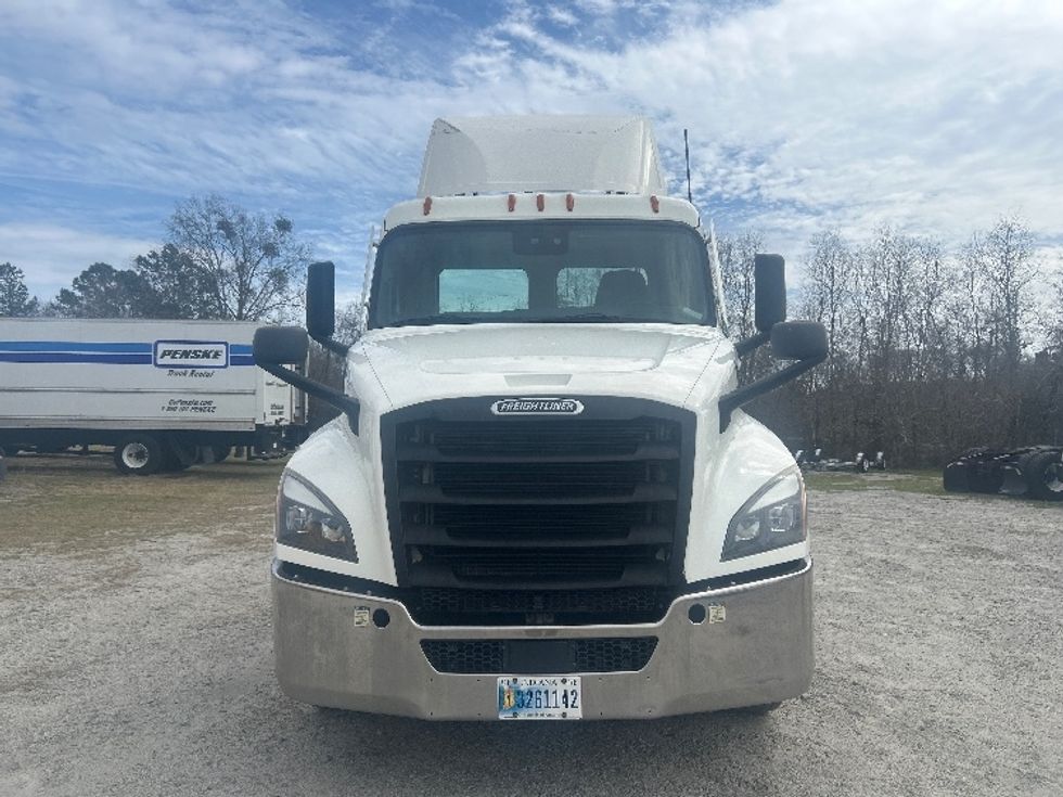 Day Cab Tractor-Heavy Duty Tractors-Freightliner-2021-T12664ST-Garden City-GA-168,956\n\t\tmiles-$ 73,750 - Image 2