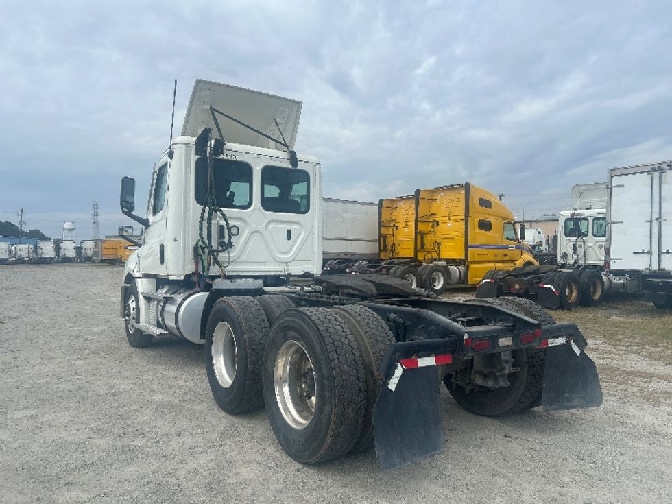Day Cab Tractor-Heavy Duty Tractors-Freightliner-2021-T12664ST-Garden City-GA-168,956\n\t\tmiles-$ 73,750 - Image 5