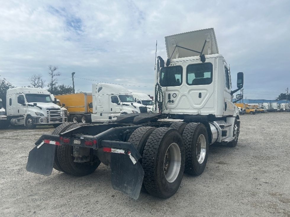 Day Cab Tractor-Heavy Duty Tractors-Freightliner-2021-T12664ST-Garden City-GA-168,956\n\t\tmiles-$ 73,750 - Image 7
