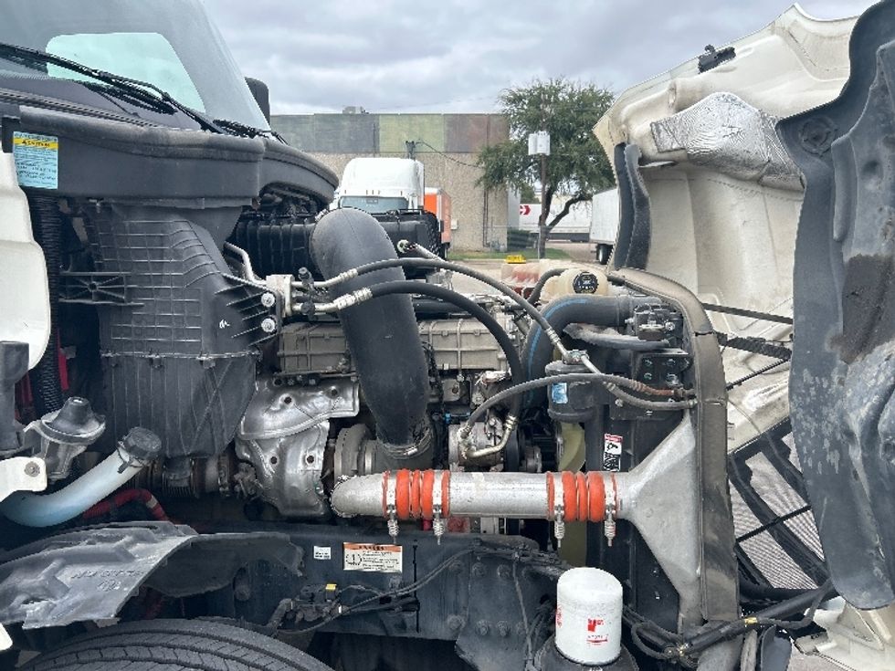 Day Cab Tractor-Heavy Duty Tractors-Freightliner-2021-T12664ST-Garland-TX-198,779\n\t\tmiles-$ 72,250 - Image 15