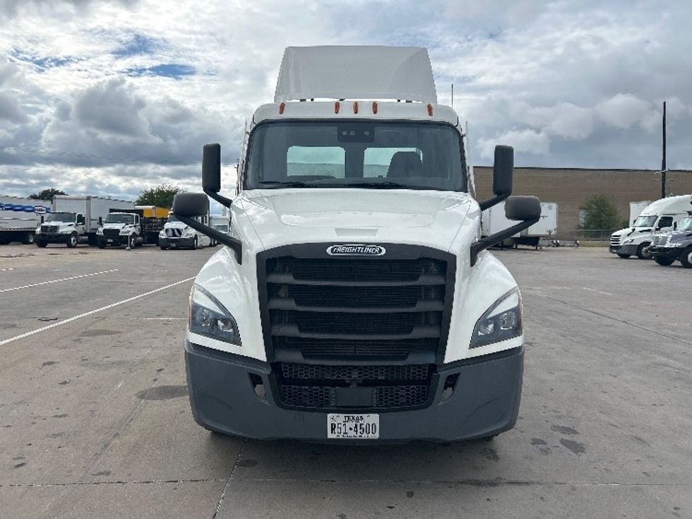 Day Cab Tractor-Heavy Duty Tractors-Freightliner-2021-T12664ST-Garland-TX-198,779\n\t\tmiles-$ 72,250 - Image 2
