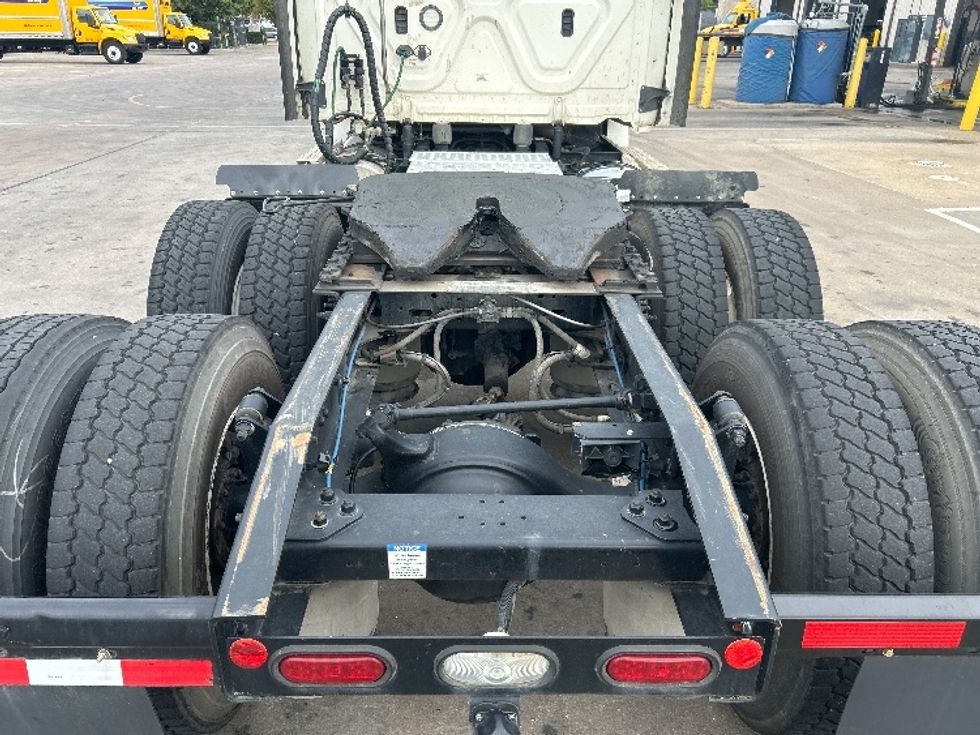 Day Cab Tractor-Heavy Duty Tractors-Freightliner-2021-T12664ST-Garland-TX-198,779\n\t\tmiles-$ 72,250 - Image 6