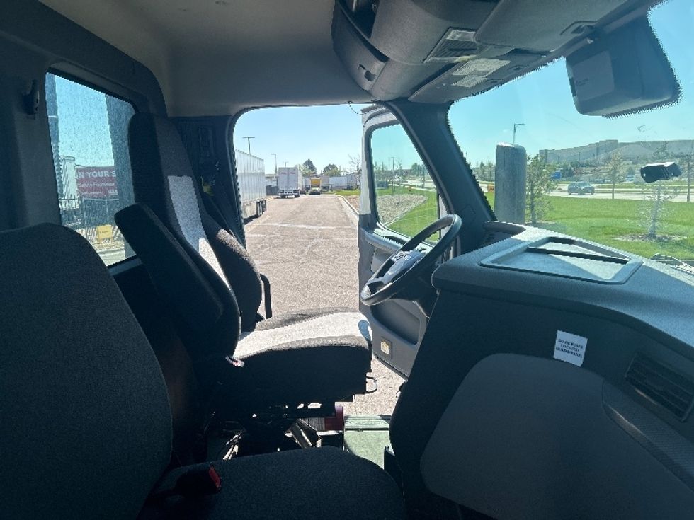 Day Cab Tractor-Heavy Duty Tractors-Freightliner-2021-T12664ST-Greeley-CO-245,275\n\t\tmiles-$ 75,000 - Image 14