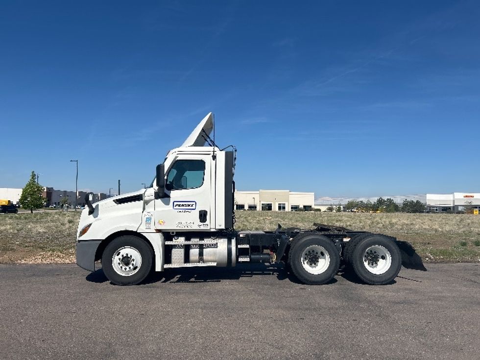 Day Cab Tractor-Heavy Duty Tractors-Freightliner-2021-T12664ST-Greeley-CO-245,275\n\t\tmiles-$ 75,000 - Image 4
