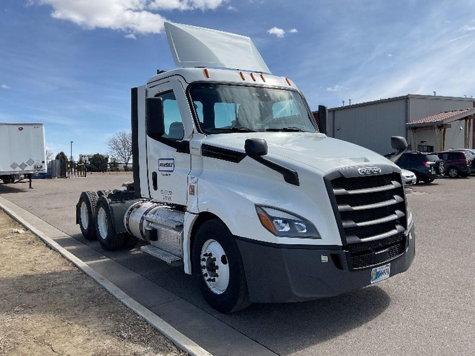 Day Cab Tractor-Heavy Duty Tractors-Freightliner-2021-T12664ST-Greeley-CO-254,432\n\t\tmiles-$ 76,500 - Image 1