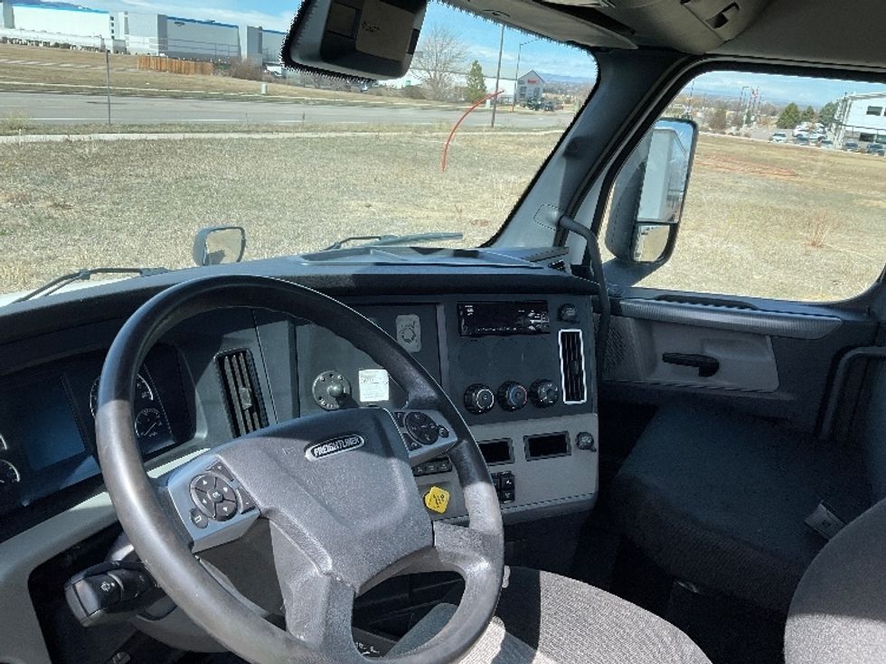 Day Cab Tractor-Heavy Duty Tractors-Freightliner-2021-T12664ST-Greeley-CO-254,432\n\t\tmiles-$ 76,500 - Image 10