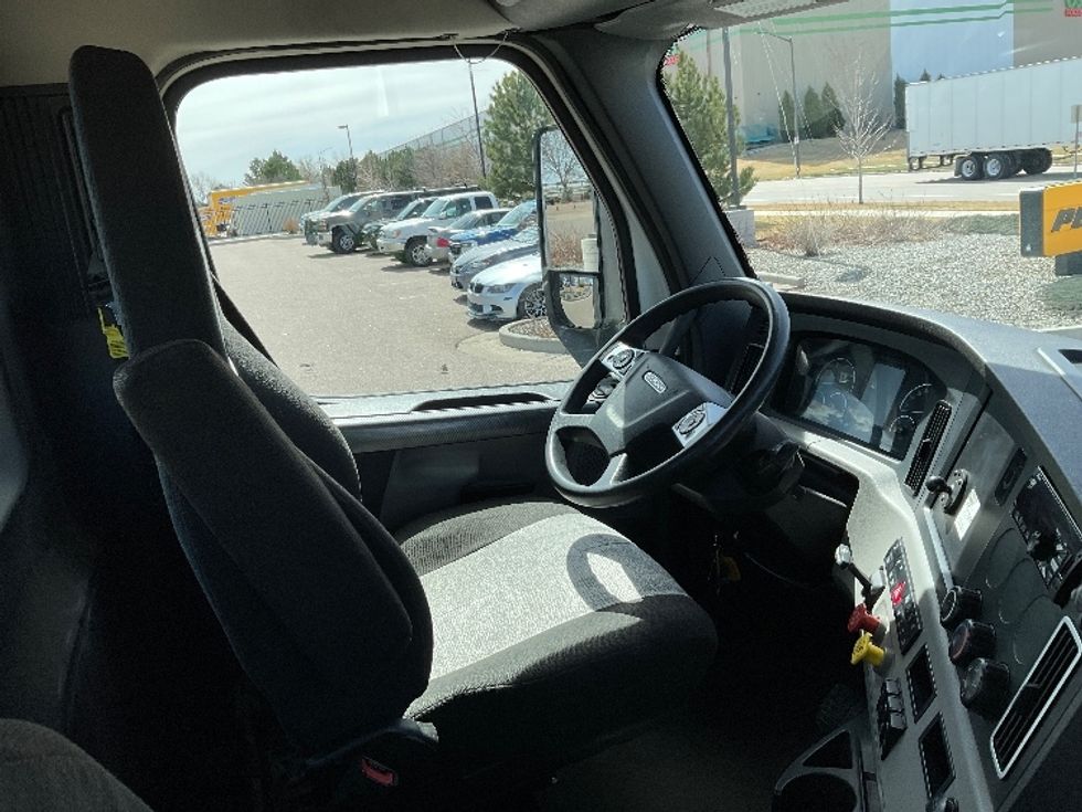 Day Cab Tractor-Heavy Duty Tractors-Freightliner-2021-T12664ST-Greeley-CO-254,432\n\t\tmiles-$ 76,500 - Image 14