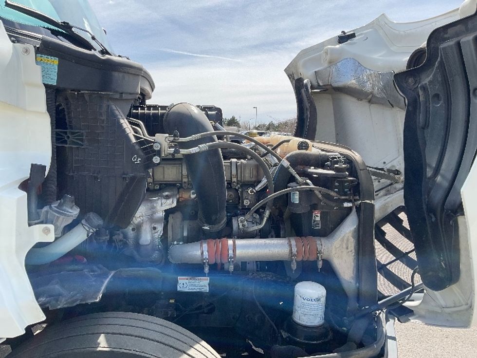 Day Cab Tractor-Heavy Duty Tractors-Freightliner-2021-T12664ST-Greeley-CO-254,432\n\t\tmiles-$ 76,500 - Image 15