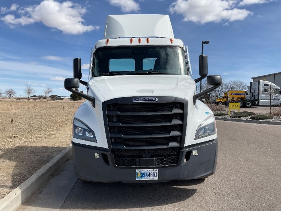 Day Cab Tractor-Heavy Duty Tractors-Freightliner-2021-T12664ST-Greeley-CO-254,432\n\t\tmiles-$ 76,500 - Image 2